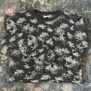 🎥NWOT Sweater🎥